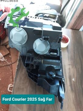 Ford Tourneo Courier Sağ Ön Far çıkma parça