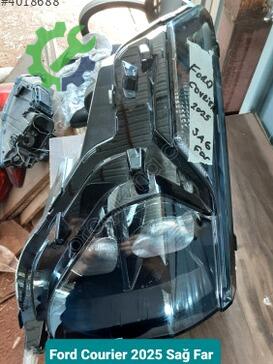 Ford Tourneo Courier Sağ Ön Far çıkma parça