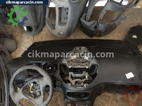 Ford Tourneo Courier Direksiyon Simidi çıkma parça