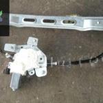FORD COURİER ÖN SAĞ KAPI CAM KRİKOSU