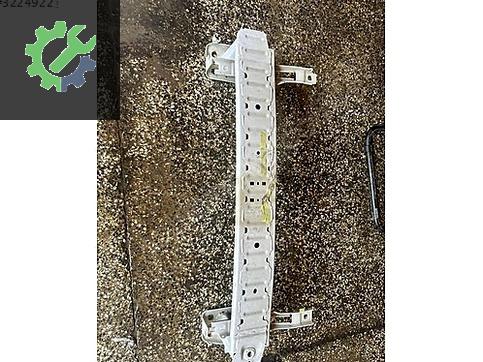 Ford Tourneo Courier Ön Tampon Demiri çıkma parça