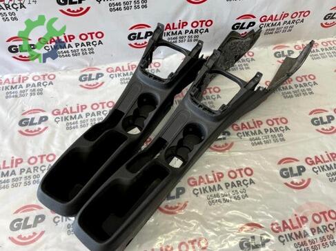 Ford Tourneo Courier Orta Konsol çıkma parça