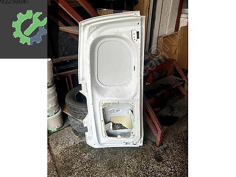 Ford Tourneo Courier Bagaj Kapağı çıkma parça