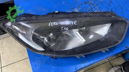 Ford Tourneo Courier Sağ Ön Far çıkma parça