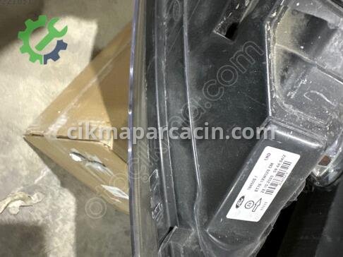 Ford Courier Sağ Ön Far çıkma parça