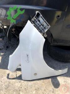 Ford Courier Sağ Ön Çamurluk Beyaz Hatasız Orjinal Çıkma
