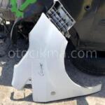 Ford Courier Sağ Ön Çamurluk Hatasız orjinal çıkma