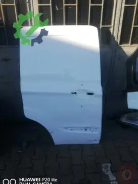 Ford Transit Courier Sağ Sürgülü Kapı çıkma parça
