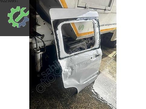 Ford Tourneo Courier Sağ Sürgülü Kapı çıkma parça