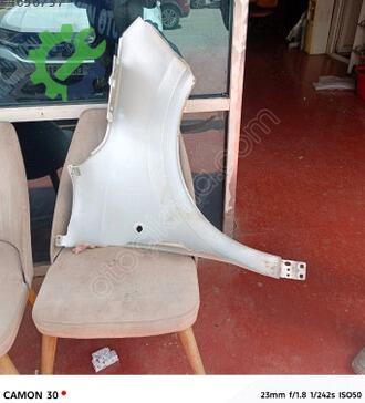 Ford Tourneo Courier Sol Çamurluk çıkma parça
