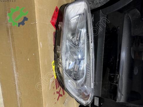 Ford Tourneo Courier Sol Ön Far çıkma parça