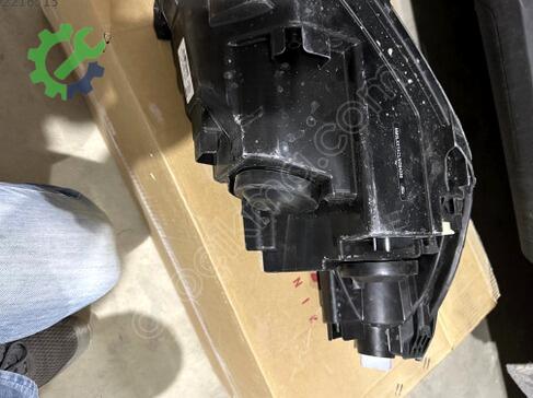Ford Tourneo Courier Sol Ön Far çıkma parça