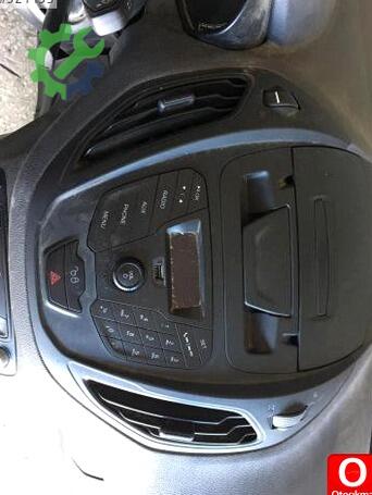 Ford Tourneo Courier Cd - Çalar çıkma parça