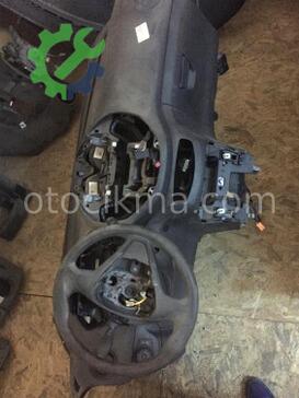 Ford Tourneo Courier Torpido çıkma parça