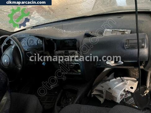 Ford Escort Torpido çıkma parça