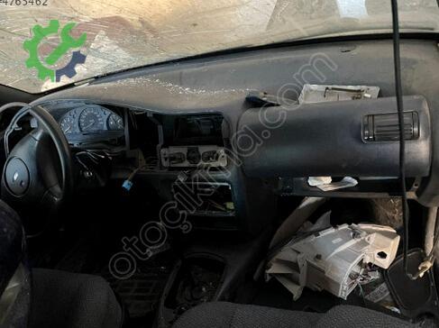 Ford Escort Torpido çıkma parça