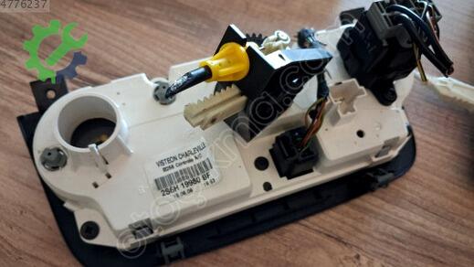 Ford Fiesta Klima Kontrol Paneli çıkma parça