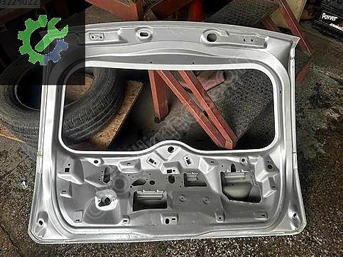 Ford Fiesta Bagaj Kapağı çıkma parça