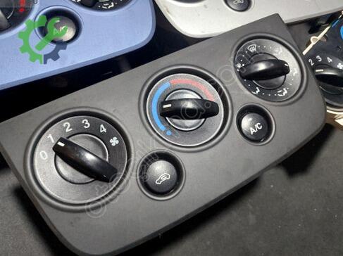 Ford Fiesta Orta Konsol çıkma parça