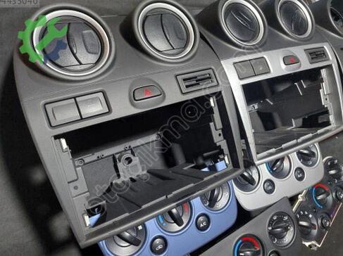 Ford Fiesta Orta Konsol çıkma parça