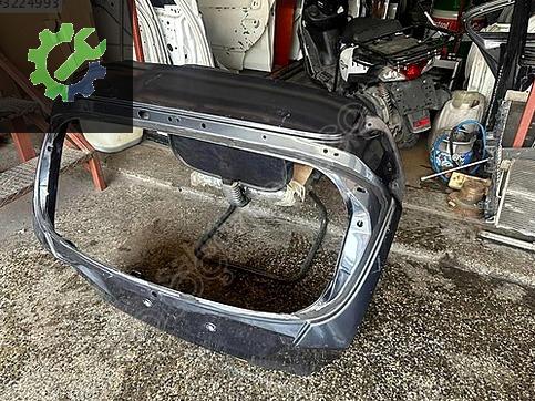 Ford Fiesta Bagaj Kapağı çıkma parça