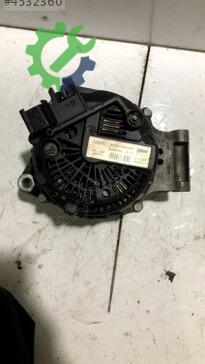 Ford Fiesta Şarj Dinamosu AV6N-10300-HA çıkma parça