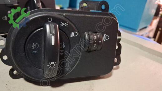Ford Fiesta Far Anahtarı çıkma parça