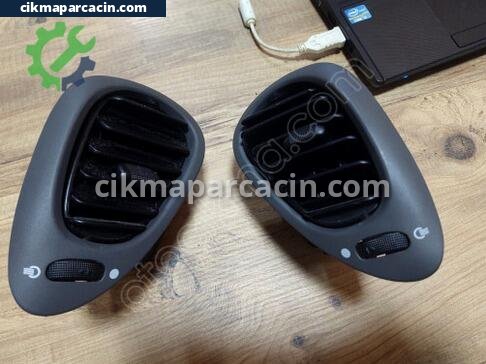 Ford Fiesta Sağ Havalandırma Izgaraları çıkma parça