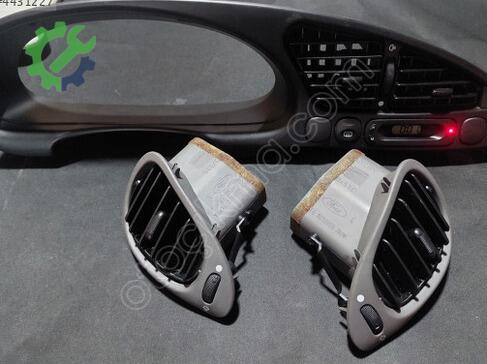 Ford Fiesta Orta Konsol çıkma parça