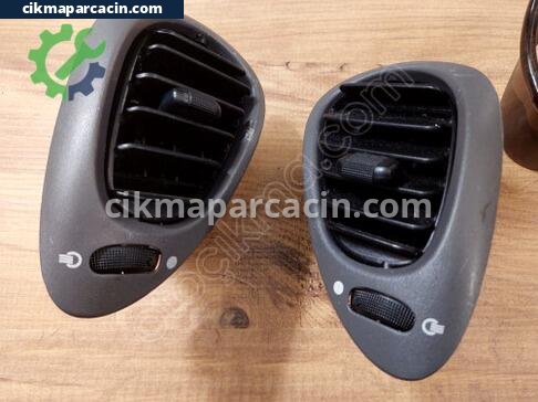 Ford Fiesta Sol Havalandırma Izgaraları çıkma parça