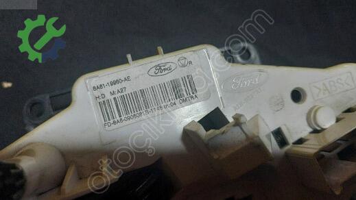 Ford Fiesta Kalorifer Kontrol Paneli 8A61 çıkma parça