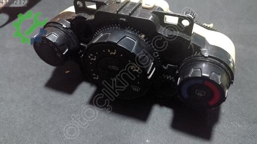 Ford Fiesta Kalorifer Kontrol Paneli 8A61 çıkma parça