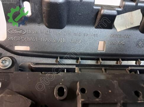 Ford Fiesta Sis Farı Çerçevesi çıkma parça
