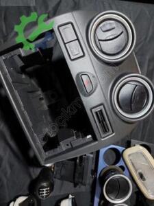 Çıkma Orta Konsol — Ford Fiesta 2006