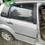 FORD FİESTA SAĞ ARKA ÇAMURLUK ORJİNAL ÇIKMA