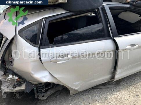 Ford Fiesta Sağ Arka Kapı Camı çıkma parça