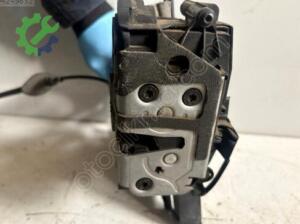 FORD FİESTA SAĞ ARKA KAPI KİLİDİ