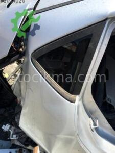 Ford Fiesta sağ arka kelebek camı hatasız orjinal çıkma