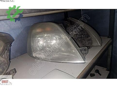 Ford Fiesta Sağ Ön Far çıkma parça