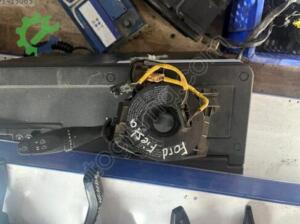 Ford Fiesta Silecek Kolu Çıkma