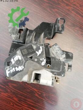 Ford Fiesta Sağ Ön Kapı Kilidi çıkma parça