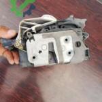 Ford fiesta sol ön ve sağ ön kapı kilidi ve mekanizması