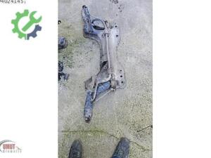Ford Focus 1 motor beşiği travers