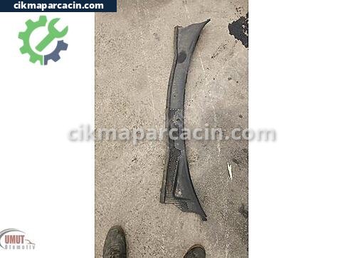 Ford Focus Ön Cam Izgarası çıkma parça