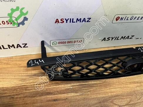 Ford Focus Ön Panjur 2M51 çıkma parça