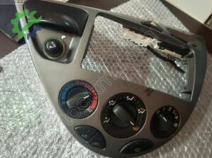 Ford Focus Orijinal Çıkma Orta Konsol