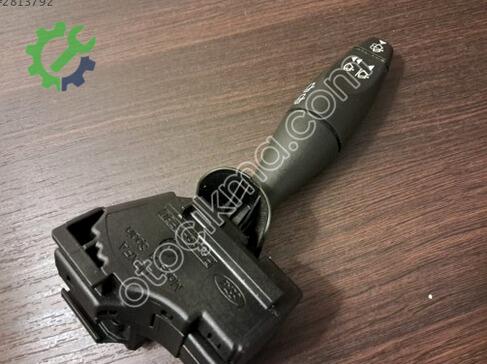 Ford Focus Sinyal Kolu çıkma parça
