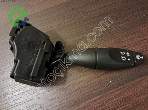 Ford Focus Sinyal Kolu PA66GF30 çıkma parça