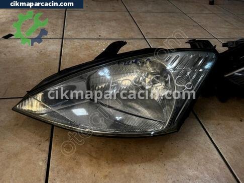 Ford Focus Sol Ön Far çıkma parça