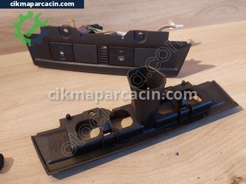 Ford Focus Orta Konsol çıkma parça